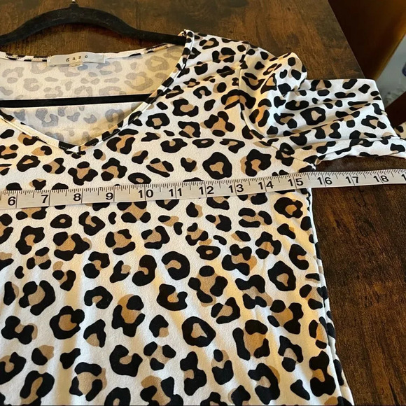 Gaze Cheetah Print Long Sleeve Top - Picture 11 of 12
